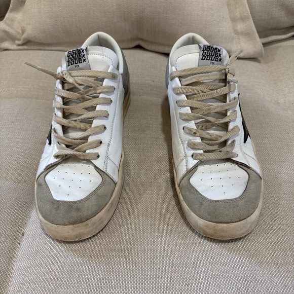 Golden Goose Sneakers in white leather with black star. EU45 - Picture 2 of 3